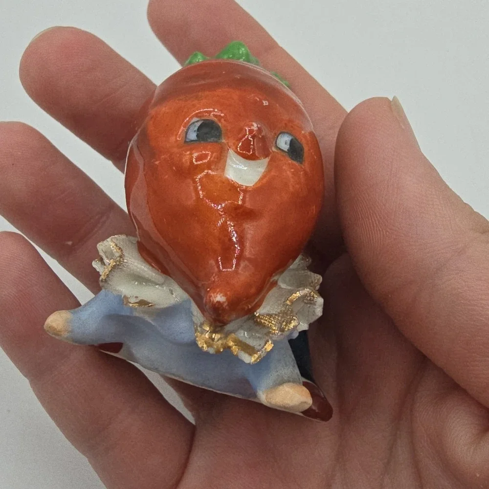 Anthropomorphic Carrot Heads Vintage Salt & Pepper Set